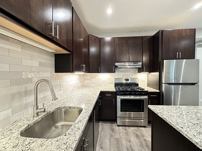 Foto del edificio - 1147 Maple Ave
