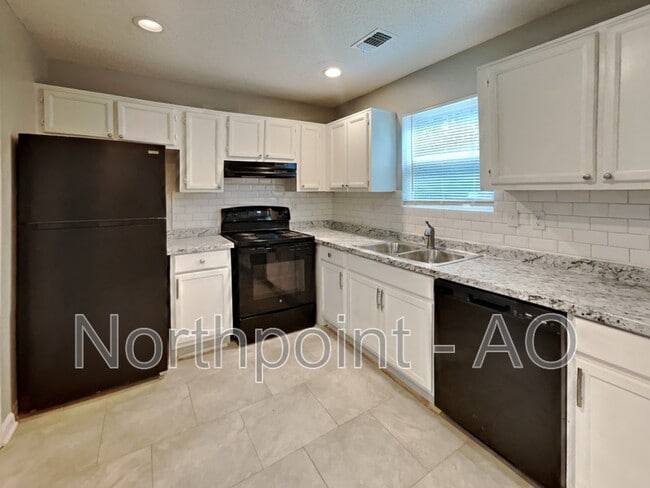 Building Photo - 5671 Pine Gate Dr