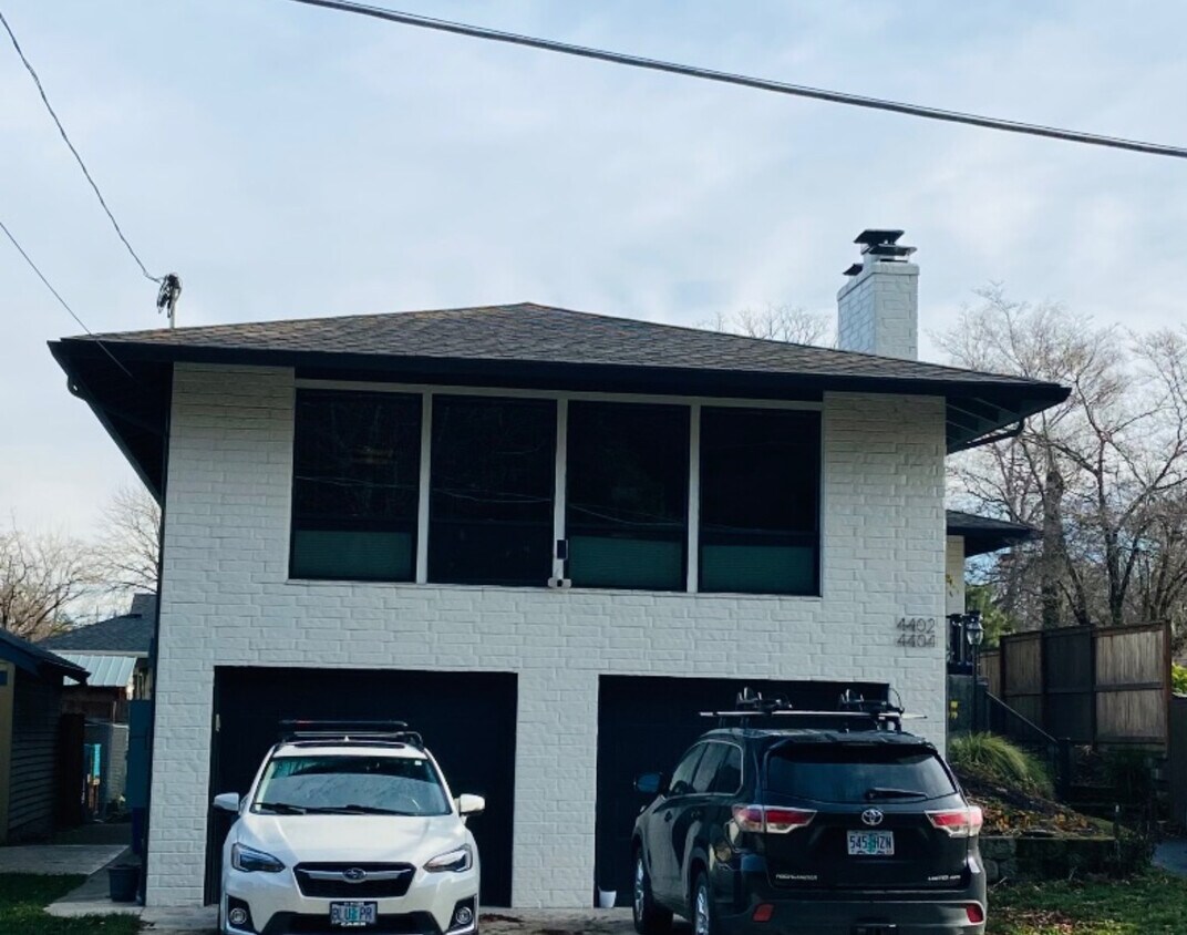 Primary Photo - 4402 B Se 34th Ave