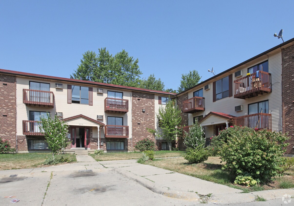 Building Photo - Wedgewood Apartments