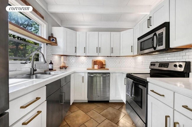 Building Photo - 274 Little Fresh Pond Rd