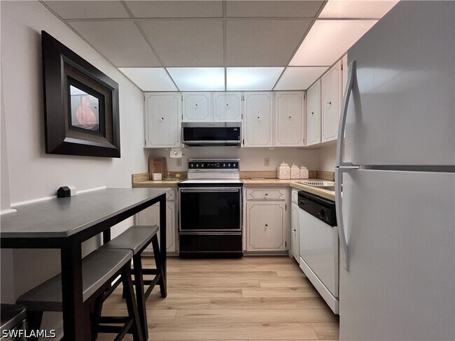 Foto del edificio - 3460 N Key Dr
