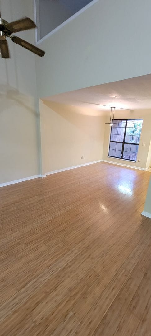 Building Photo - 2 Bedroom/2 Bath Townhome in Rockwood Villas
