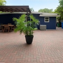 Building Photo - 1517 NW 3rd Ave