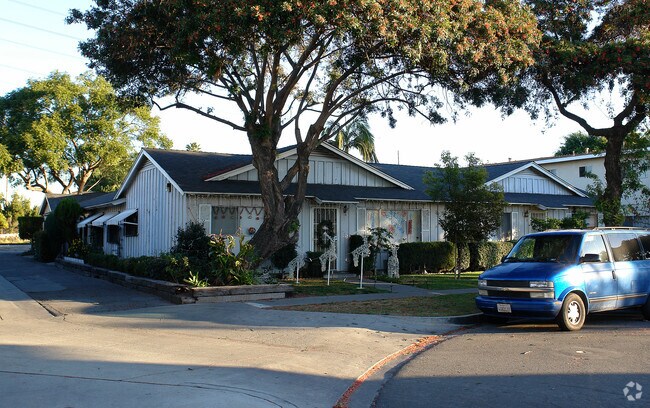 Building Photo - 1841 Crestwood Lane