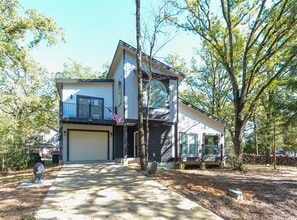 Building Photo - 115 Magellan Loop