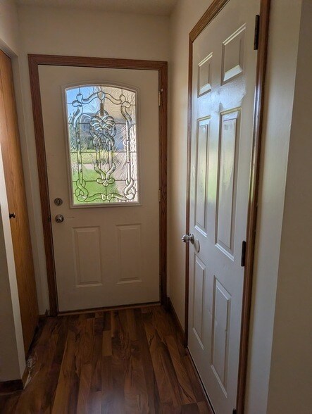 Foto del edificio - 709B Burgess Drive Unit B