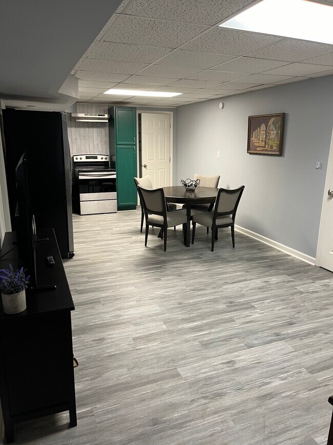 2013 Addison Rd NE Unit Private Furnished, Marietta, GA 30066 Apartments in Marietta, GA