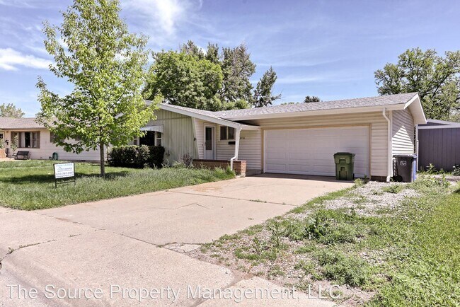 Building Photo - 3 br, 1 bath House - 2516 Spruce Dr