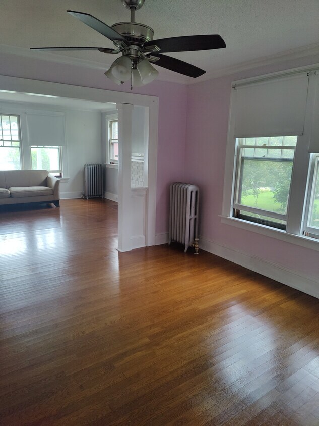 Primary Photo - 28 Grove St