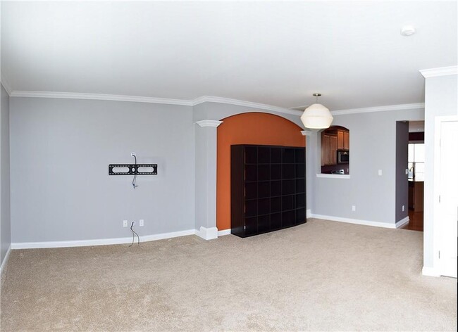 Building Photo - 626 Greenford Trail W