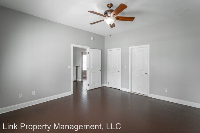 Foto del edificio - 3 br, 3 bath House - 1819 Oak Street