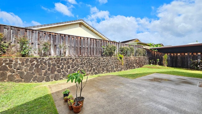 Foto del edificio - Waipio Gentry - beautifully renovated 3 be...