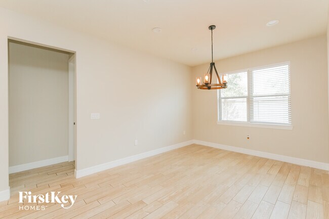 Foto del edificio - 16303 Treasure Point Dr