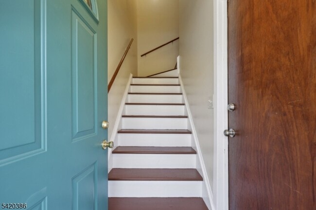 Building Photo - 33 N Willow St