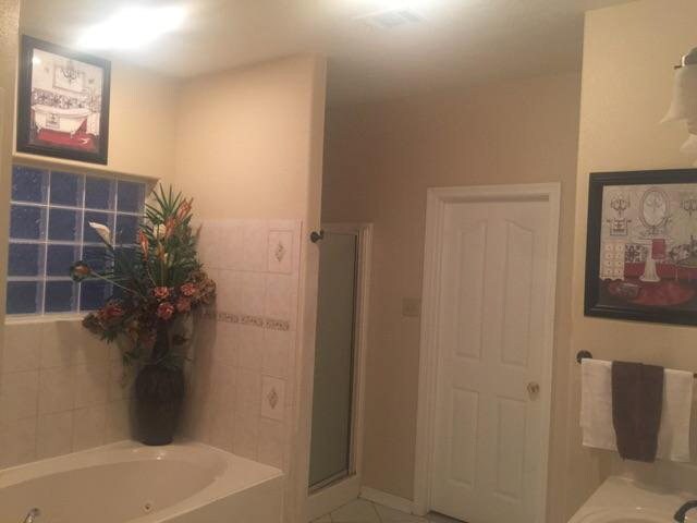 Foto del edificio - 7700 Oakmont Dr