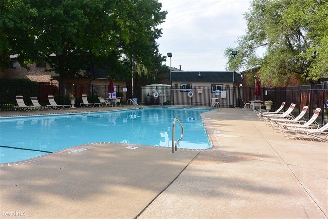 Building Photo - 6699 Amora Dr