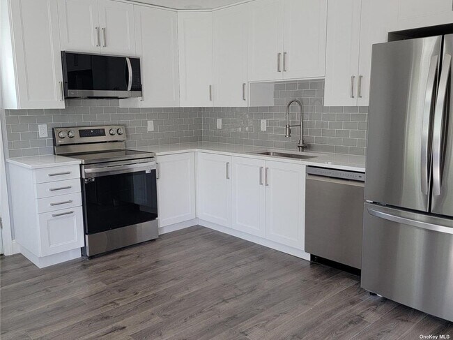 Building Photo - 9 Seaford Rd