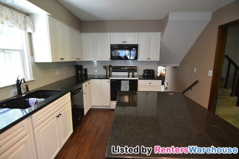 Building Photo - 6525 Cottonwood Dr
