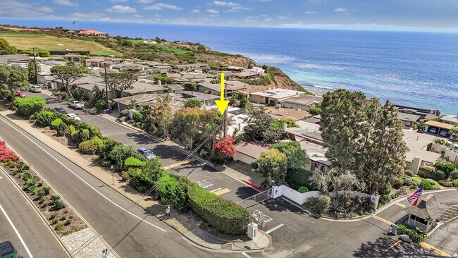 Foto del edificio - Coastal Mid-Century Estate with Panoramic Ocean & Catalina Views in Rancho PV