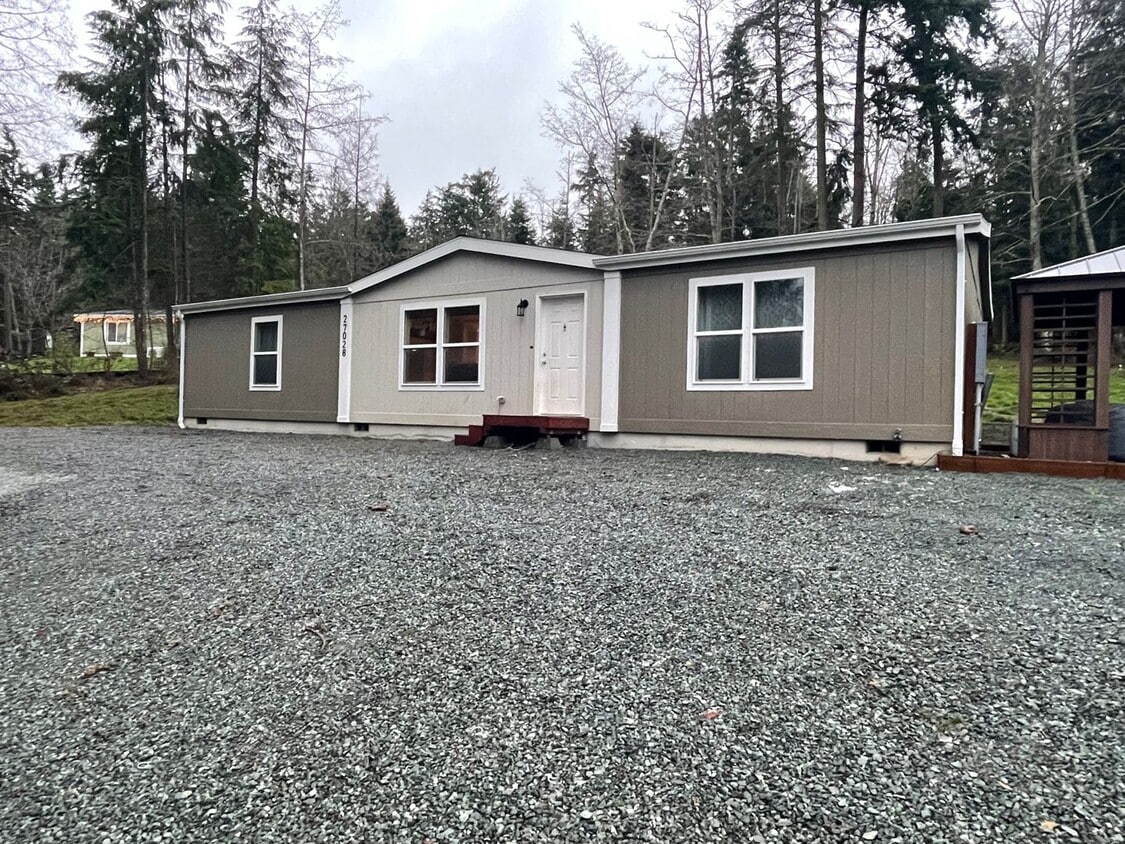 Primary Photo - Beautiful Home with Plenty of Land!