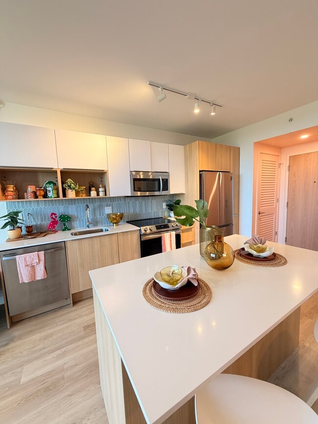 Building Photo - 342 NE 35th St