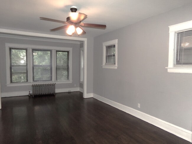 Foto del edificio - 3604 W Sunnyside Ave