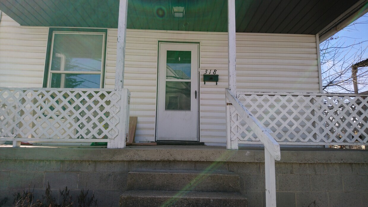 318 Fairview Ave, Butler, PA 16001 Townhome Rentals in Butler PA