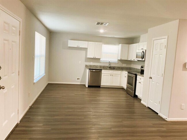 Foto del edificio - 8146 Jeffery St