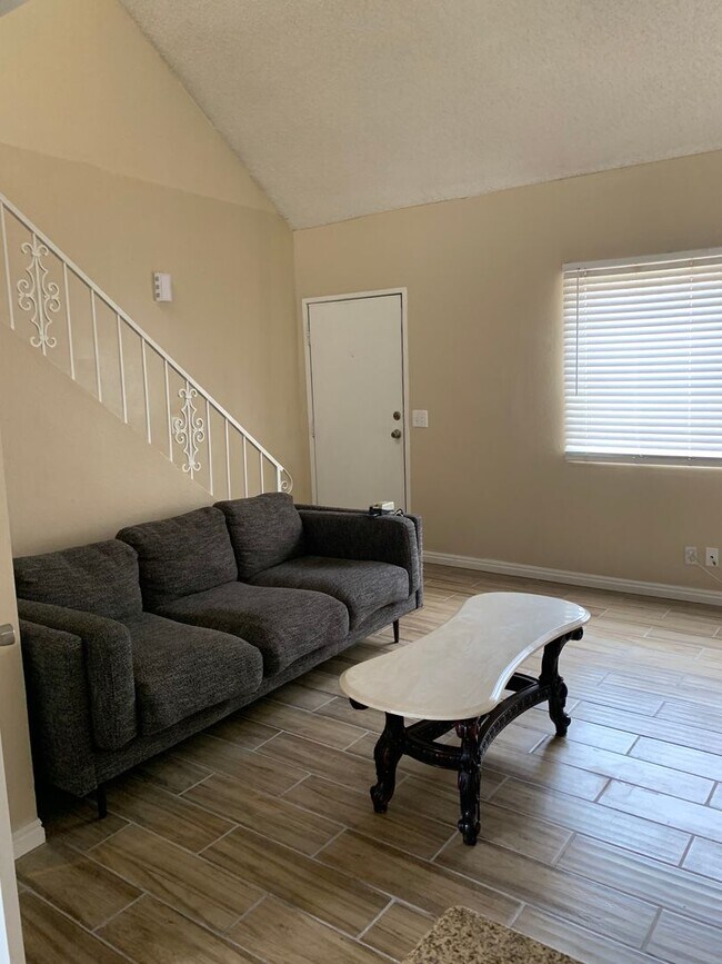 Foto del edificio - 5148 Greene Ln