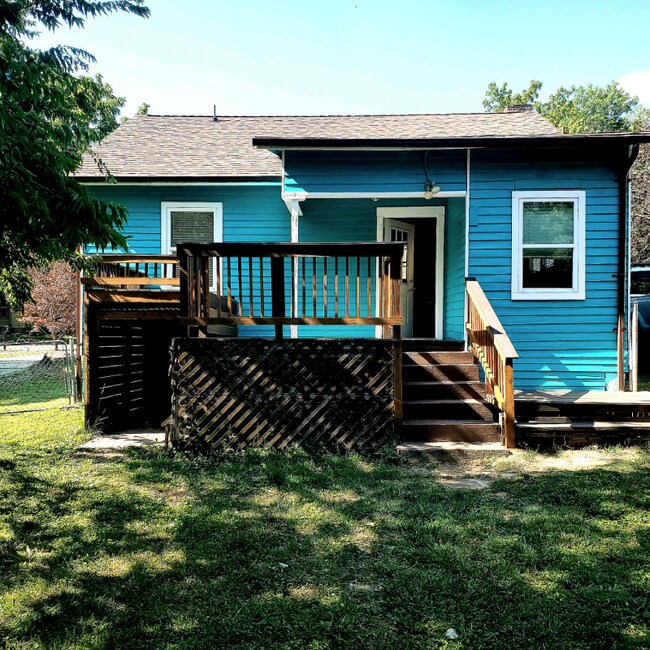 Building Photo - 1408 Sharpe Ave