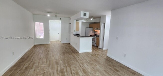 Building Photo - 2403 Centergate Dr