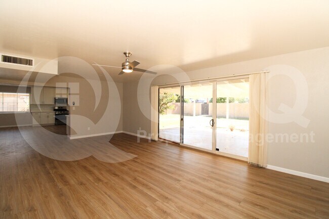 Building Photo - 1007 W Northview Ave