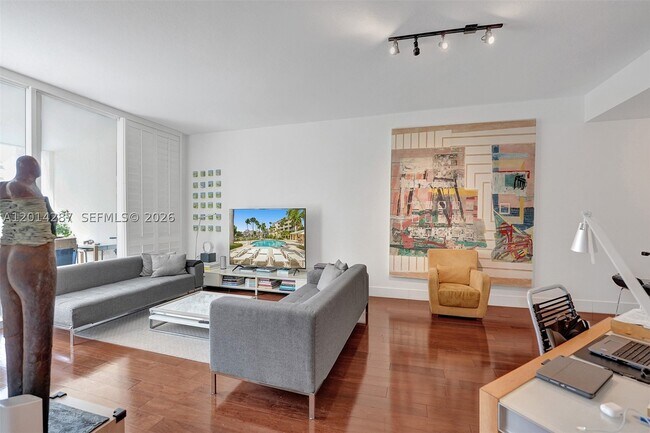 Building Photo - 715 Crandon Blvd