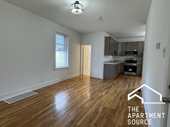 Foto del edificio - 3915 W Potomac Ave