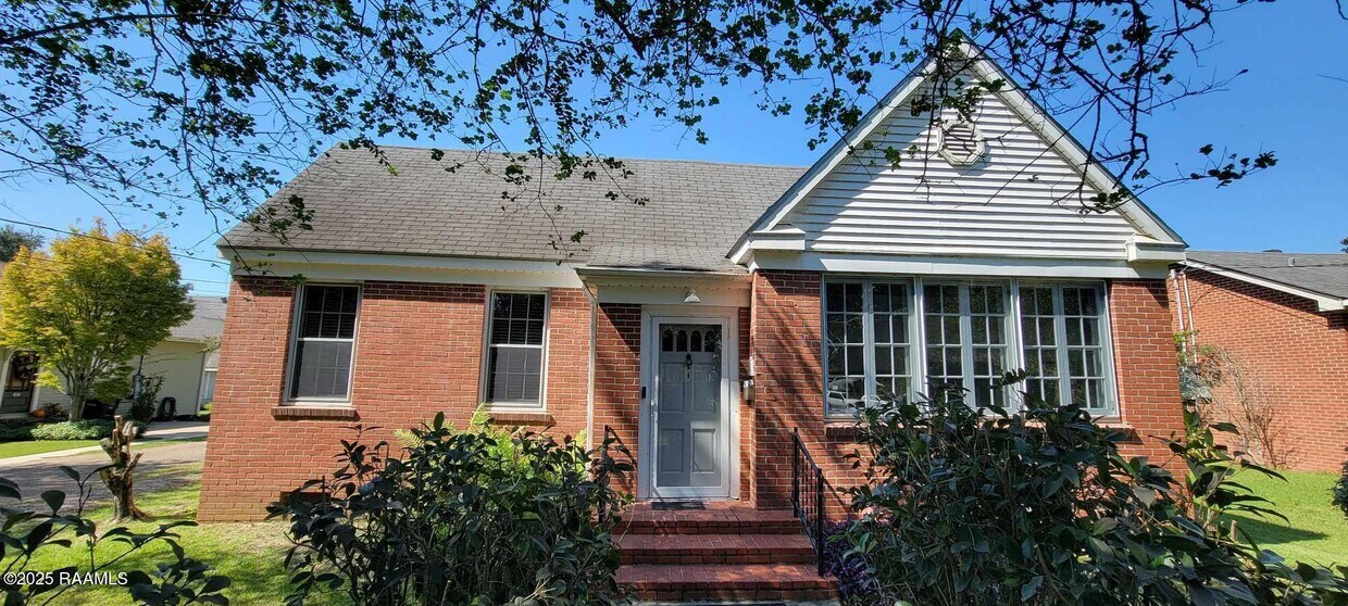 Foto principal - 211 City Park Cir