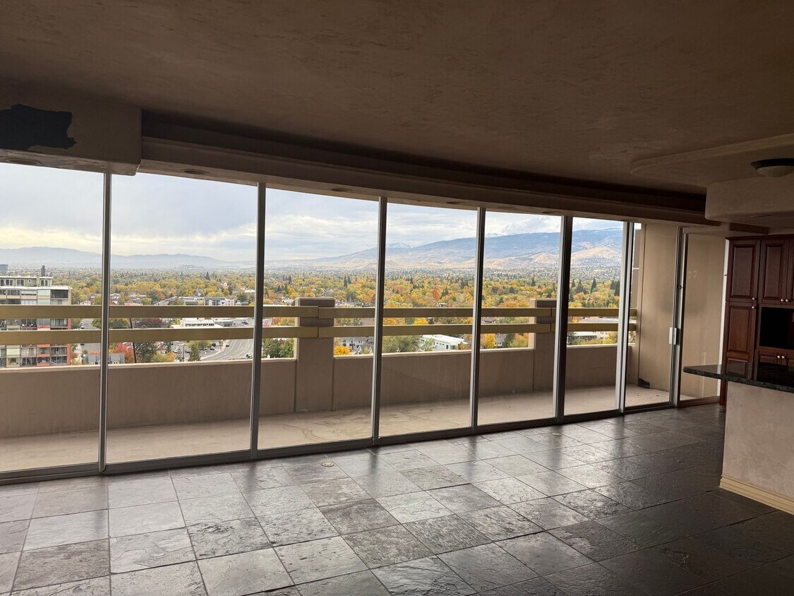 Foto principal - 100 N Arlington Ave