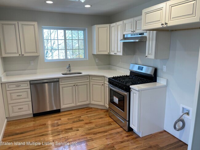 Foto del edificio - 61 Northfield Ave