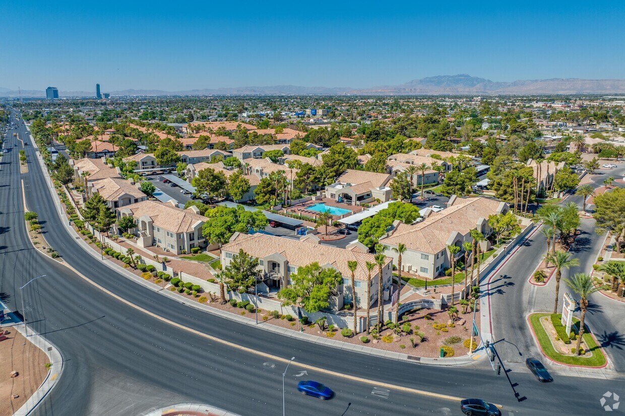 Country Club at Valley View 55+ Senior C... Apartments in Las Vegas