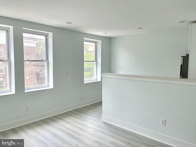 Building Photo - 4725-4727 Chester Ave