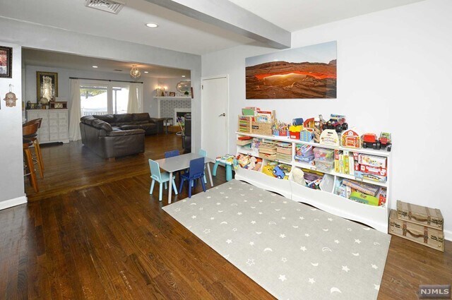 Foto del edificio - 16-02 Jordan