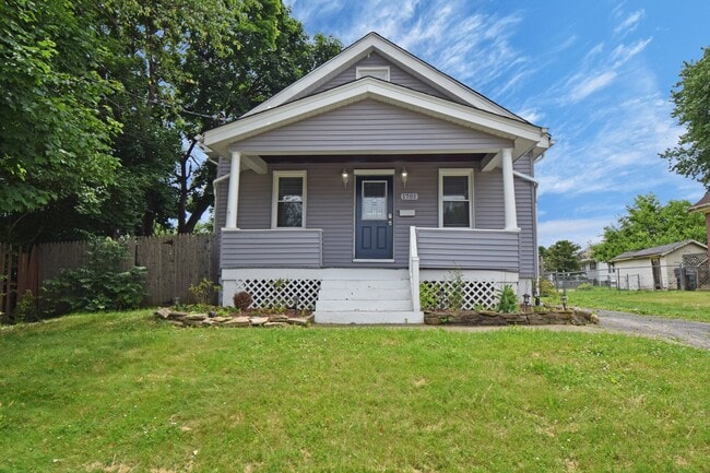 Building Photo - 1701 Sundale Ave