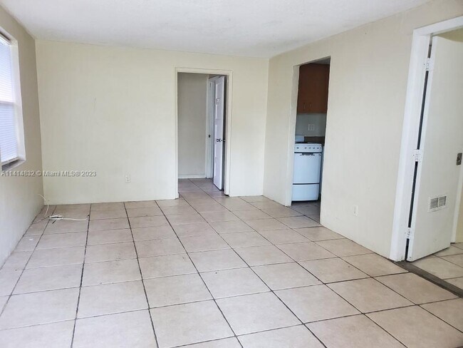 Foto del edificio - 1221 Miner Rd