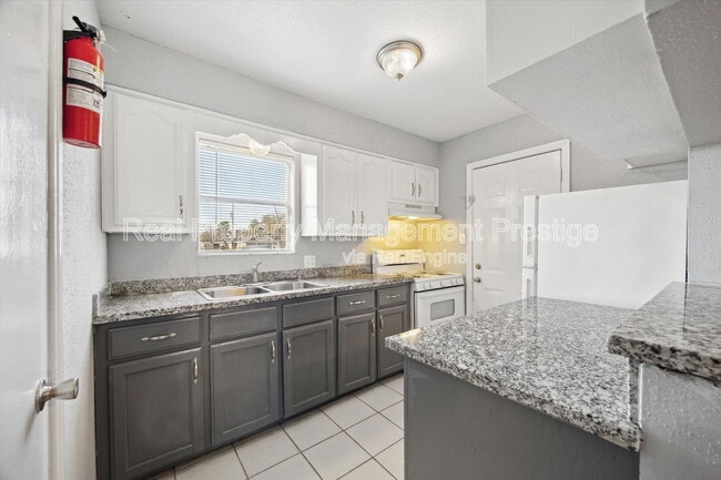 Building Photo - 3115 Falk Ct