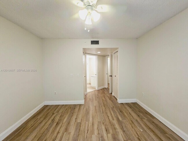 Foto del edificio - 4155 N Haverhill Rd