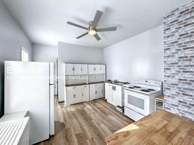 Foto del edificio - 6073 Linwood St