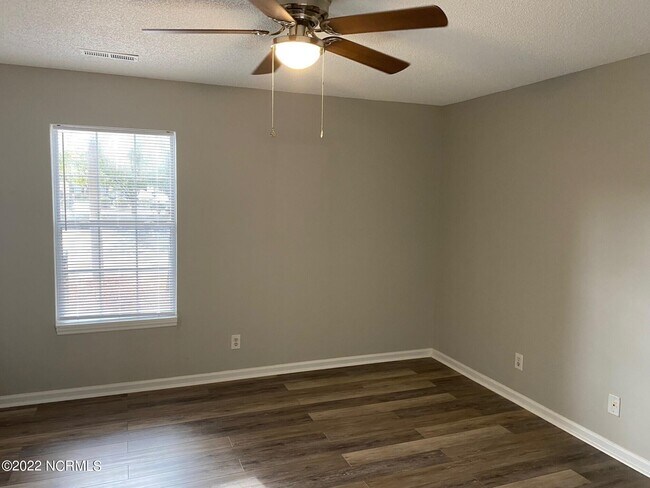 Foto del edificio - 3001 Mulberry Ln