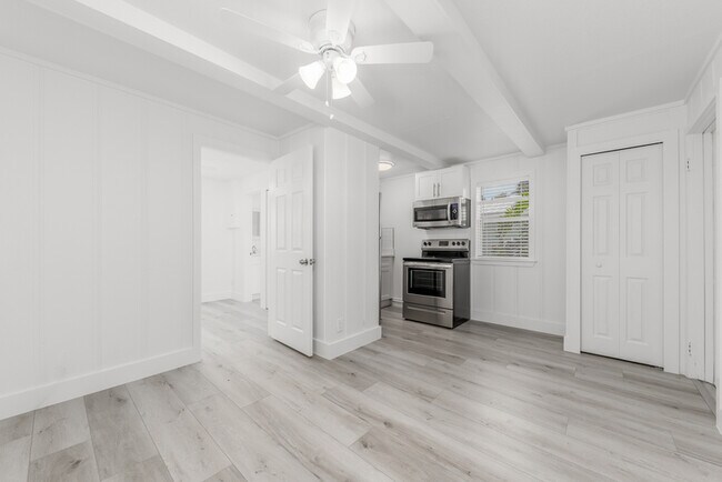 Photo - 2511 NE Pine Ave Apartment