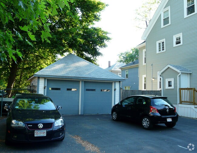 Building Photo - 62 Hamilton St
