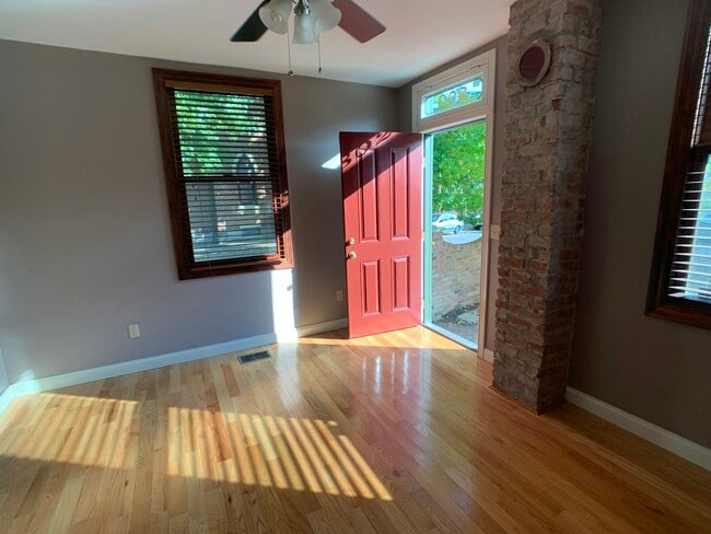 Photo - 802 Main St Townhome